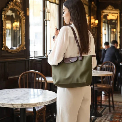 Belro women's handbag with sleek design, featuring multiple compartments and stylish hardware for versatile accessories.