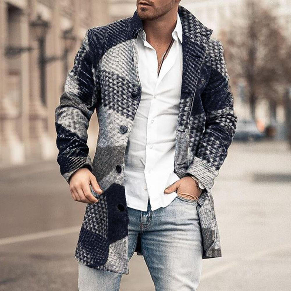 Belro mid-length retro coat with a classic design, featuring a tailored fit and stylish collar, suitable for cool weather.