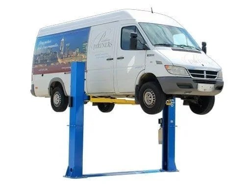 Casavibeo 10,000 lb capacity commercial grade baseplate lift with sturdy construction and industrial design.
