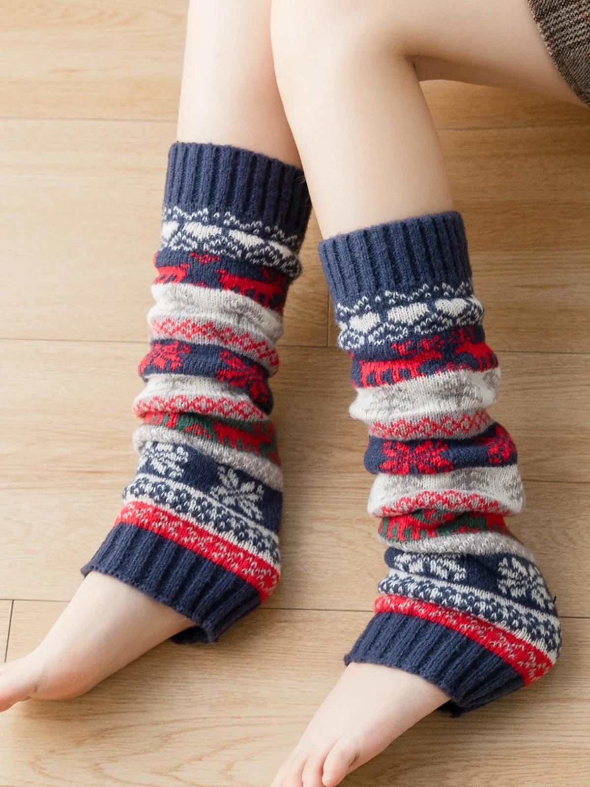 Navy blue cozy knit leg warmer from Belro, perfect for fall and winter, made of soft, warm clothing material.
