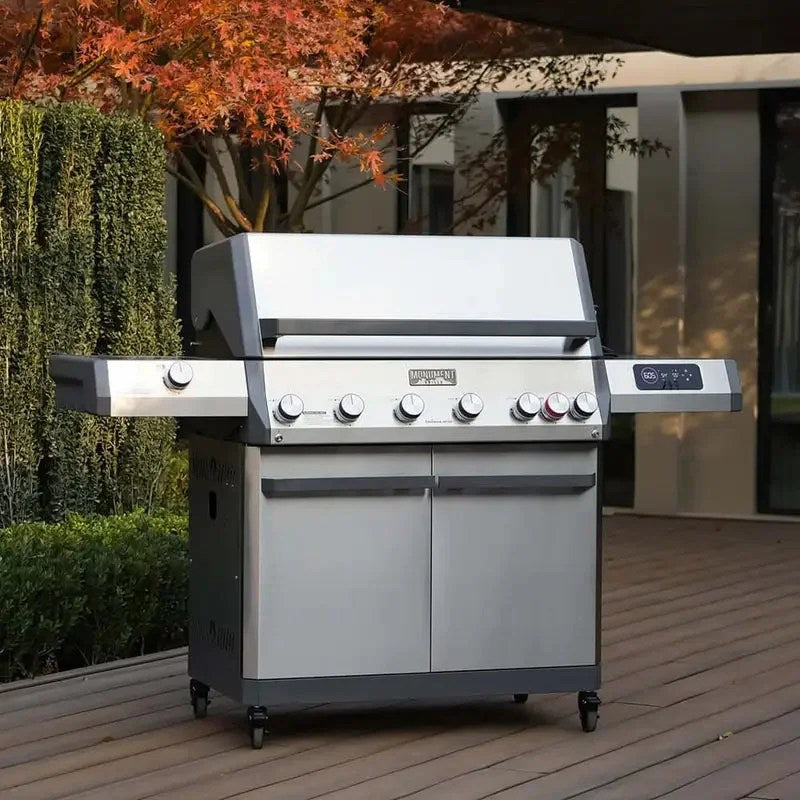 Casavibeo Monument Grills Eminence 605 stainless natural and propane gas grill with multiple burners and sleek design.