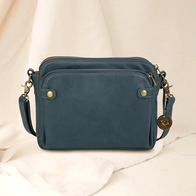 Belro three-layer leather crossbody bag and clutch with adjustable shoulder strap, versatile accessory for daily use.