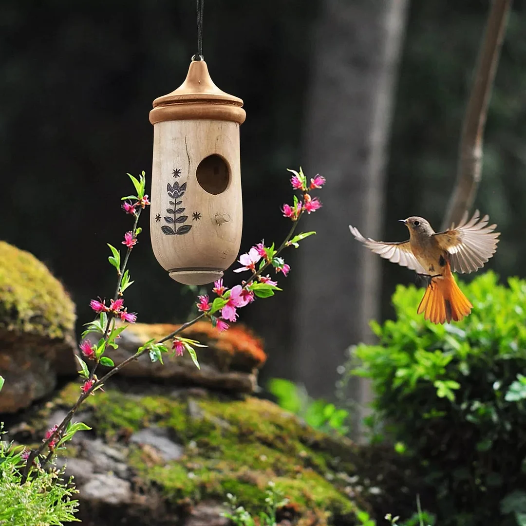 Belro wooden hummingbird house for garden decor, handcrafted bird shelter made of natural wood, ideal for outdoor natural spaces