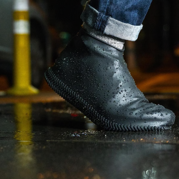 Belro Ultra-Durable Silicovers non-slip shoe covers protecting shoes from dirt and moisture, with slip-resistant soles for safety.