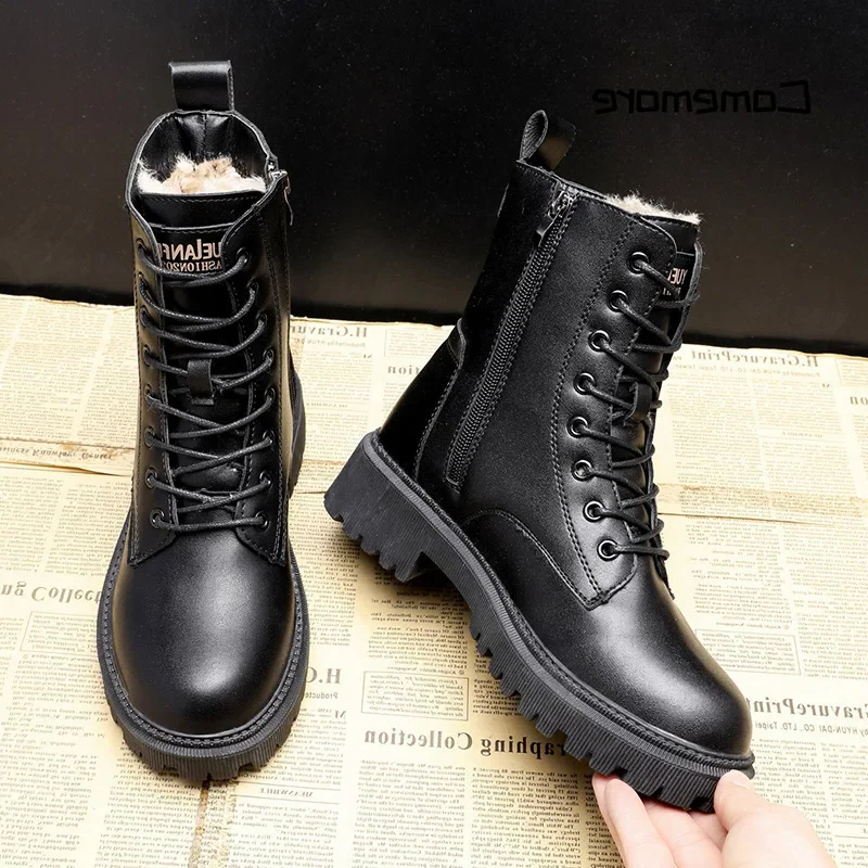 Black leather winter boots by Belro with a sturdy sole and stylish design, perfect for cold weather wear.