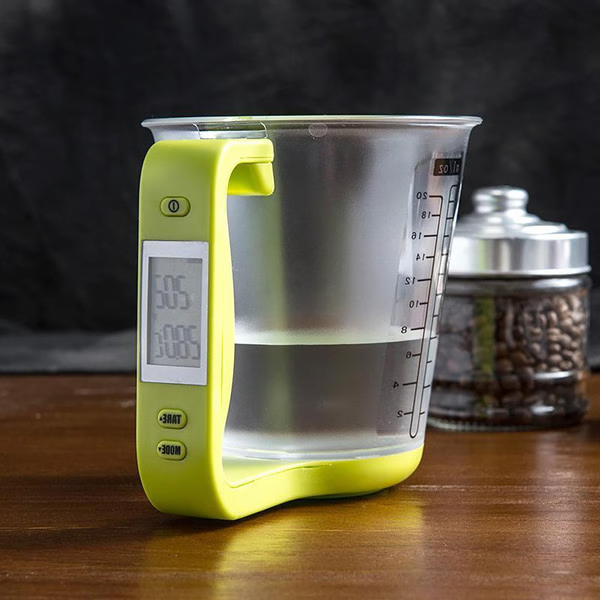 Belro smart measuring cup with digital display for precise liquid measurement in electronics and power systems.