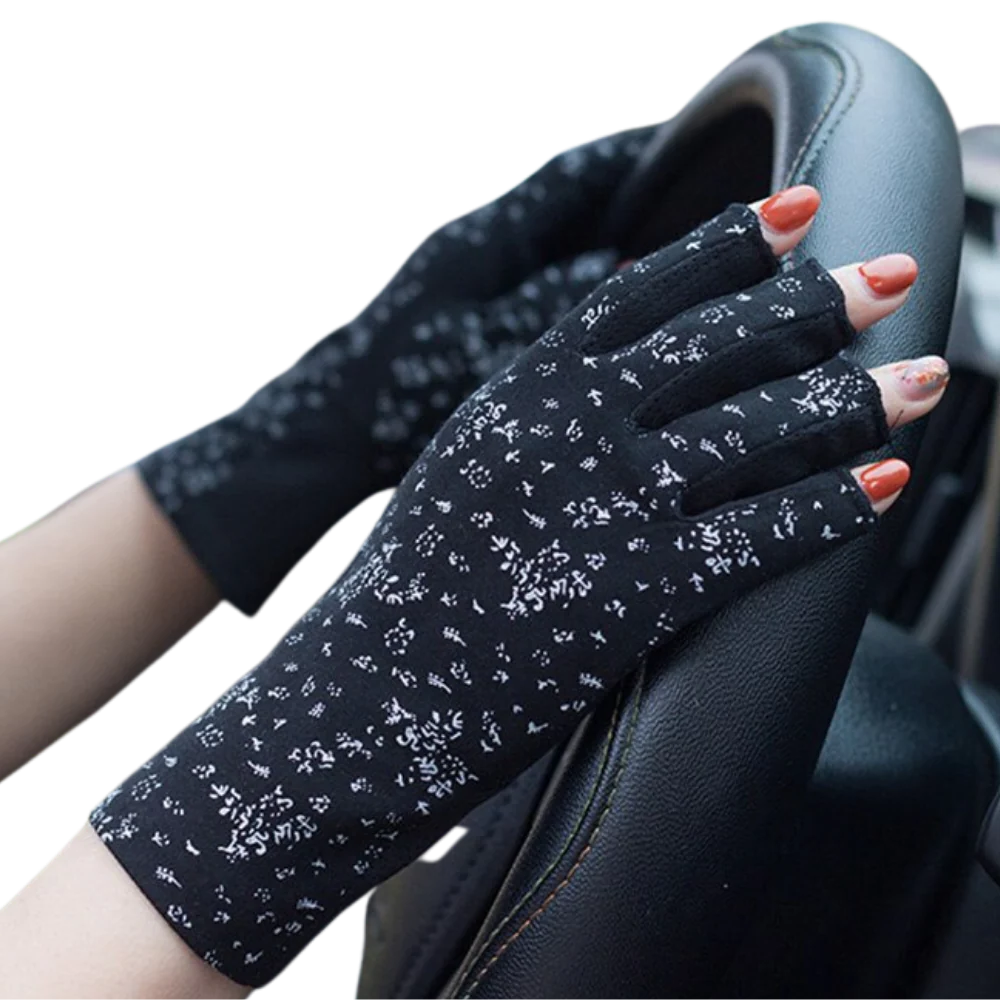 Belro stylish UV-protective cotton gloves displayed on hands, showcasing their fit and breathable fabric design for sun protection accessories.