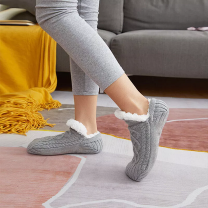 Belro women's non-slip thermal fleece socks, indoor warm grip socks with non-slip soles and cozy fleece lining for comfort.