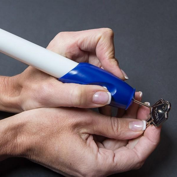 Belro cordless engraving pen with ergonomic design and control buttons, ideal for detailed DIY engraving projects.