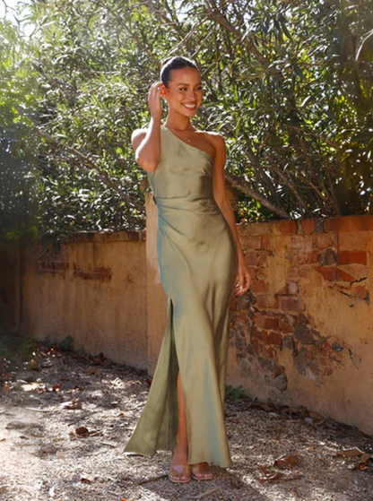 Belro sexy asymmetrical slit dress featuring a stylish design and flowing fabric, perfect for fashionable evening wear.