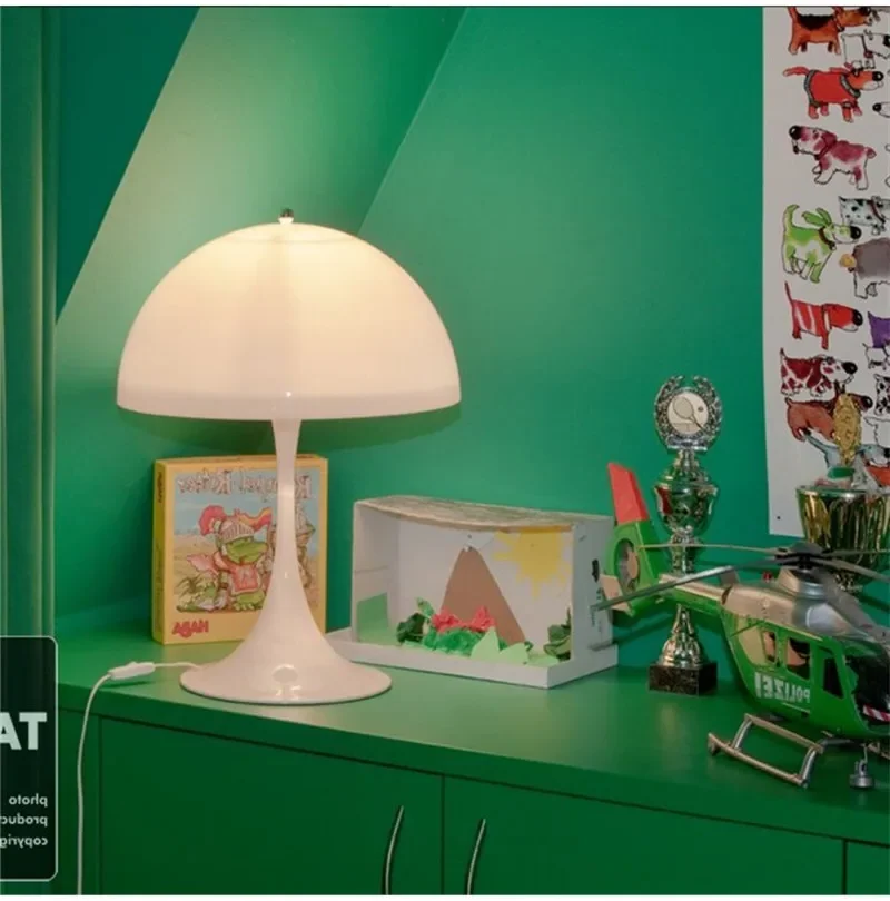 Belro Retro Danish mushroom desk lamp with iconic modern design, featuring a smooth, rounded shape and warm light for stylish lighting.