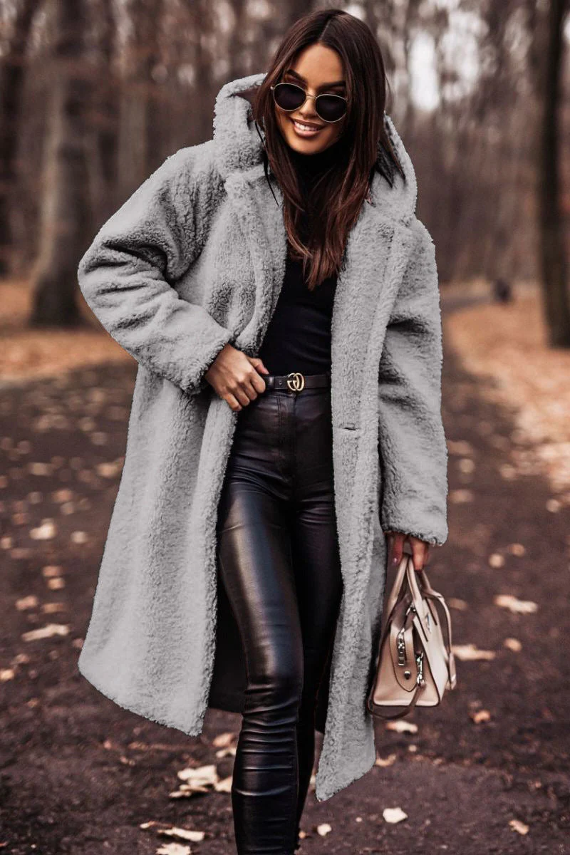 Belro winter coat with warm, stylish design, featuring a cozy winter jacket in a neutral color, suitable for cold weather.