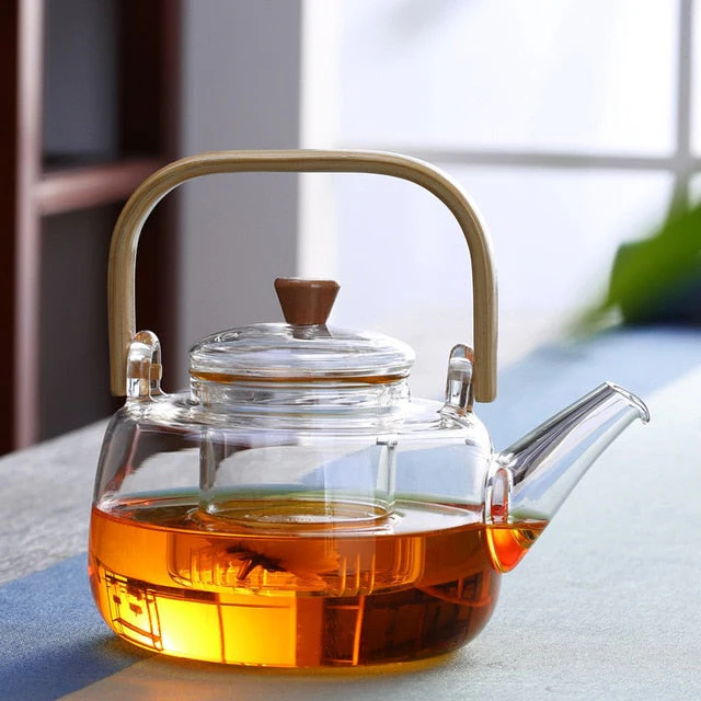 Heat-resistant borosilicate glass teapot by Belro with a clear design, perfect for boiling tea in a home kitchen setting.