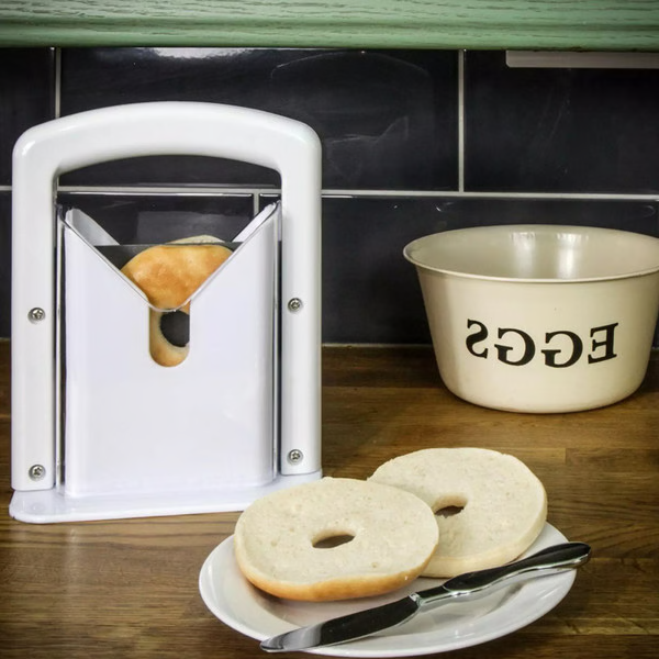 Belro stainless steel bagel slicer for small and large bagels, designed for safe and even slicing in kitchen and dining settings.