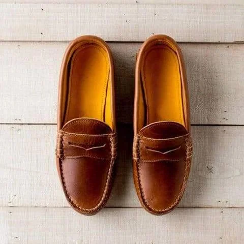 Women’s vintage slip-on loafers by Belro with low heel, made of PU leather, featuring a classic and comfortable footwear design.