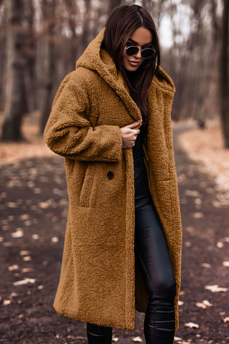 Belro winter coat with warm, stylish design featuring a hood, front pockets, and a cozy insulated interior.