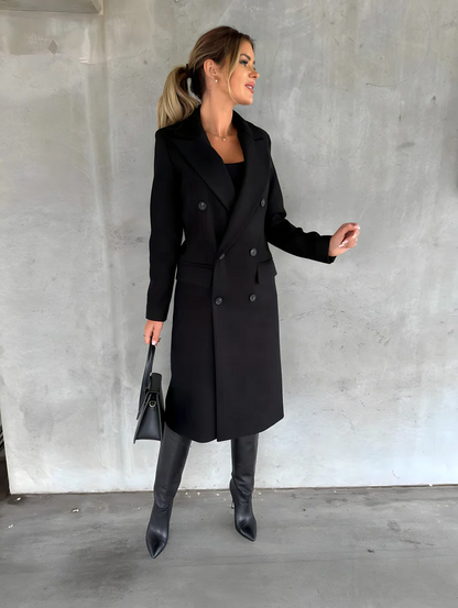 Belro elegant coat with timeless style, featuring a classic design and tailored fit, suitable for formal or casual wear.