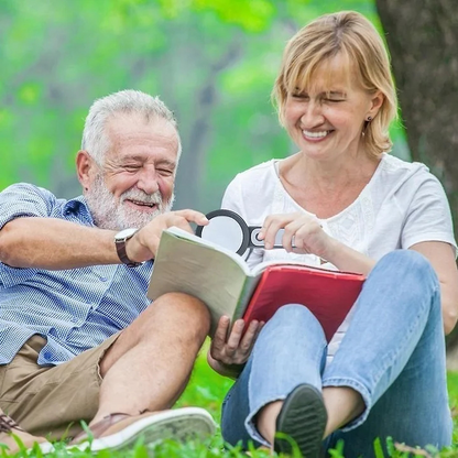 Belro 30X handheld optical magnifying glass, ideal for seniors reading and detailed close-up inspection.