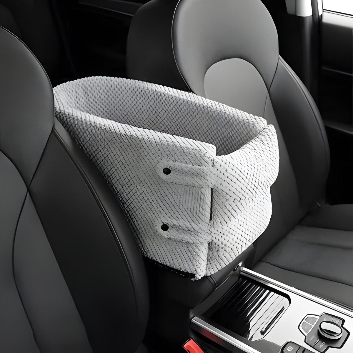 Belro pet car seat for small dogs and cats, showcasing a cozy, secure automotive seat designed for pets' comfort during car rides.
