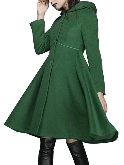 Belro plain automotive coat with simple buttons, showcasing a sleek, minimalist design in the image.