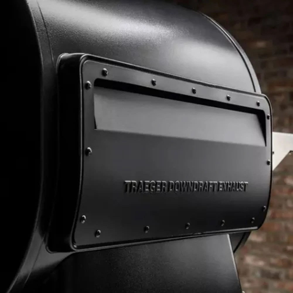 Casavibeo Traeger Ironwood 650 pellet grill with Wi-Fi, WiFire digital controller, wood pellet cooking, detailed view