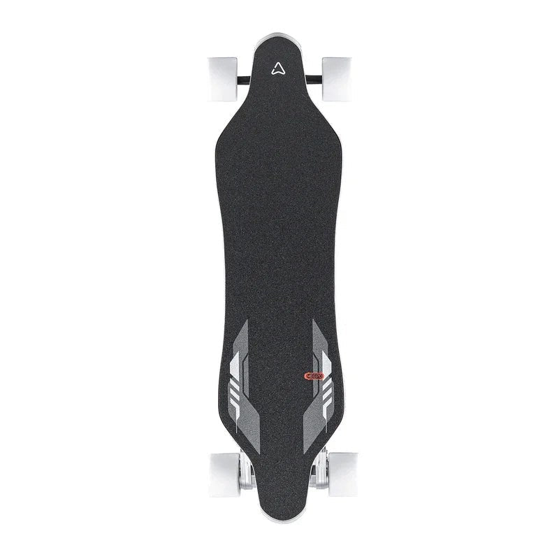Casavibeo Meepo Voyager X electric skateboard with Cyclone 107s rubber wheels, showcasing the deck and wheel setup.